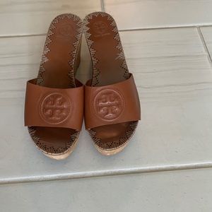 Super cute Tory Burch wedge sandals.